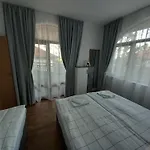 мускат 2 4*