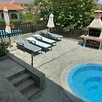 мускат 2 Gasthof Aheloy