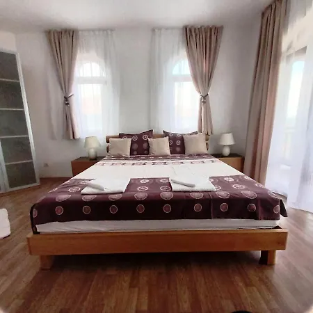 мускат 2 Konukevi