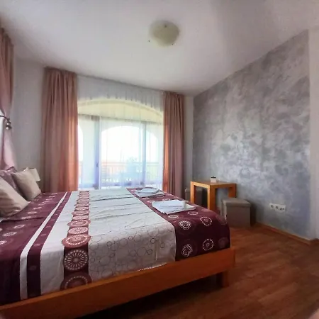 Konukevi мускат 2 Aheloy