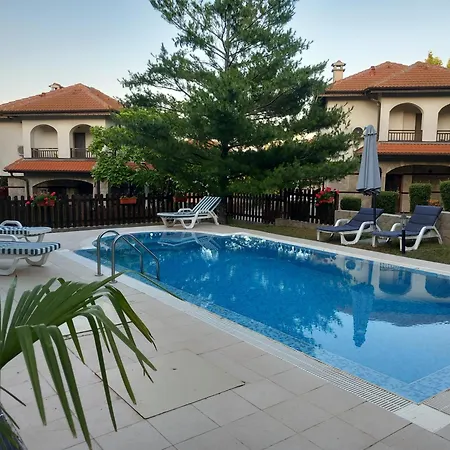 мускат 2 Къща за гости 4*