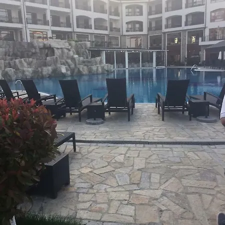 мускат 2 4* Ахелой