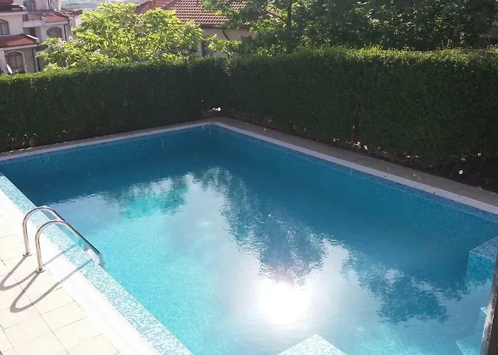 мускат 2 阿赫洛伊