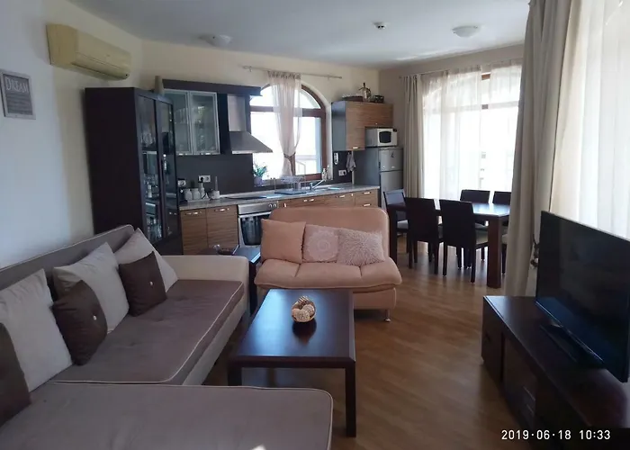 мускат 2 Konukevi